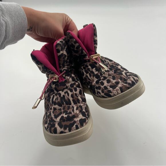 Hey Dude Girls Leopard Cheetah Margot Youth Eco Leopard Nut Boots - Picture 4 of 7